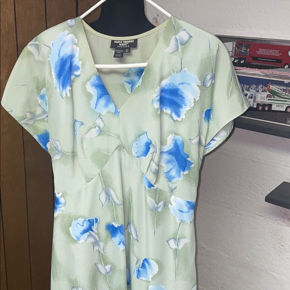 Green Floral Women's Dress - Picture 1 of 4